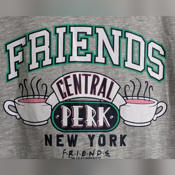NWT FRIENDS The Television Series Women's Short Sleeve Graphic T-Shirt, Size XXL - Picture 4 of 6